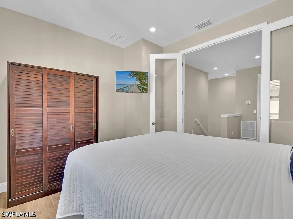 2561 Seychelles Drive Naples FL 34112