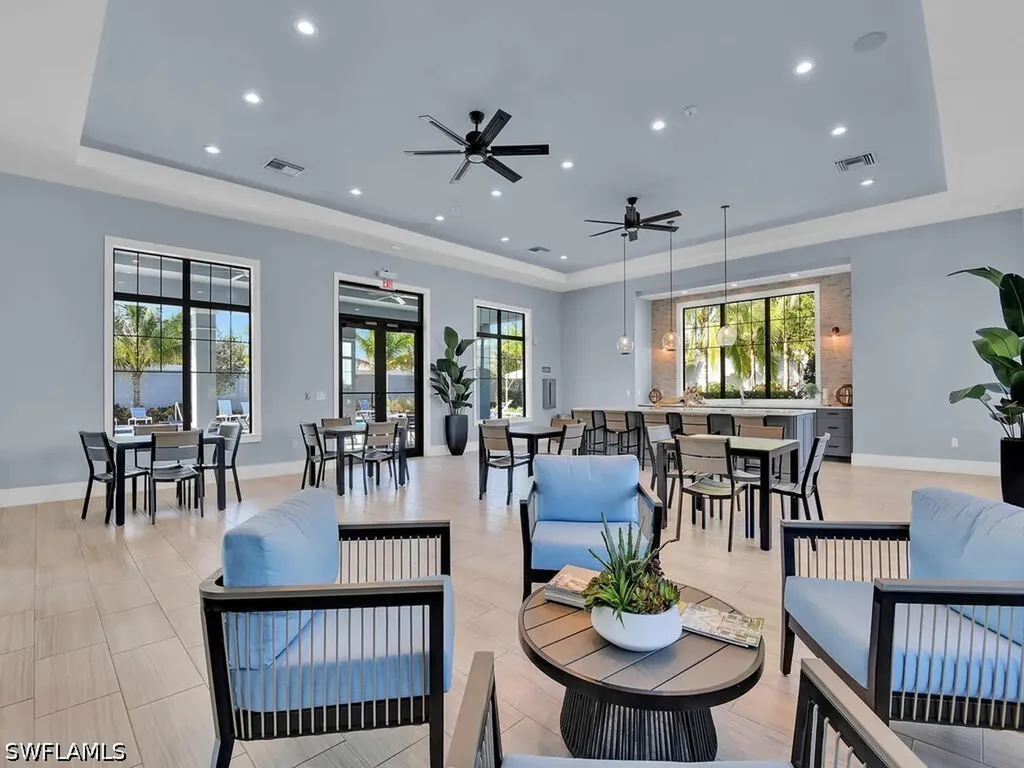 2561 Seychelles Drive Naples FL 34112