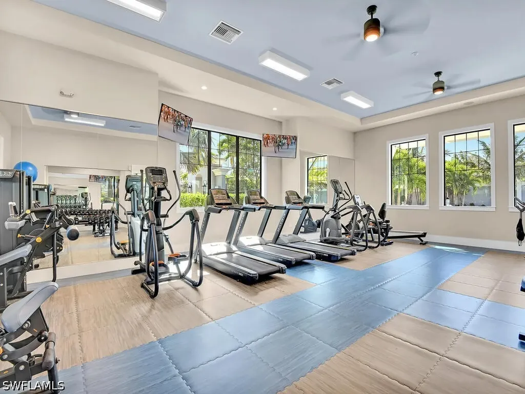 2561 Seychelles Drive Naples FL 34112