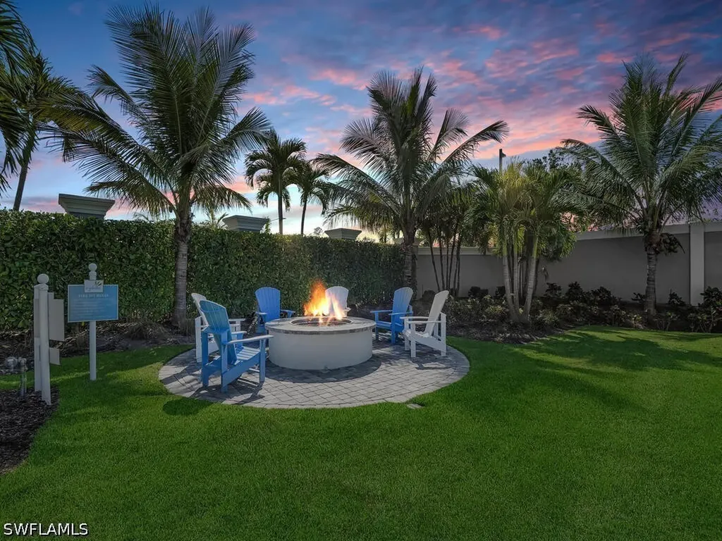 2561 Seychelles Drive Naples FL 34112