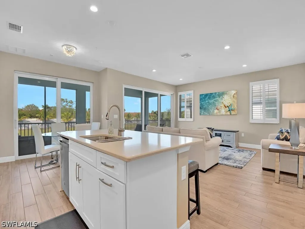 2561 Seychelles Drive Naples FL 34112