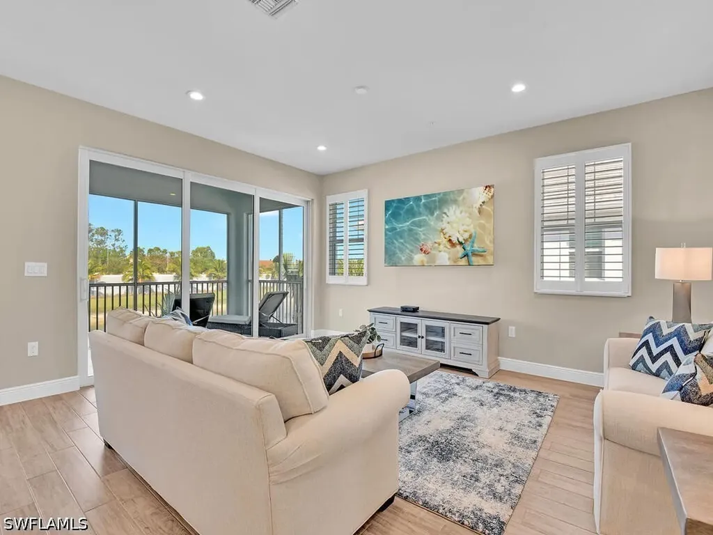2561 Seychelles Drive Naples FL 34112