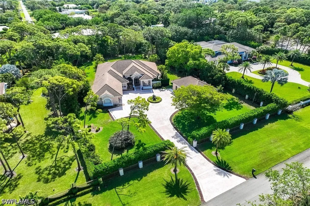 6656 Trail Boulevard Naples FL 34108