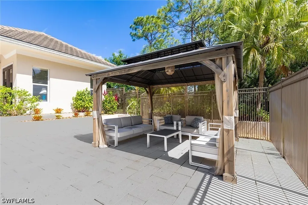 6656 Trail Boulevard Naples FL 34108