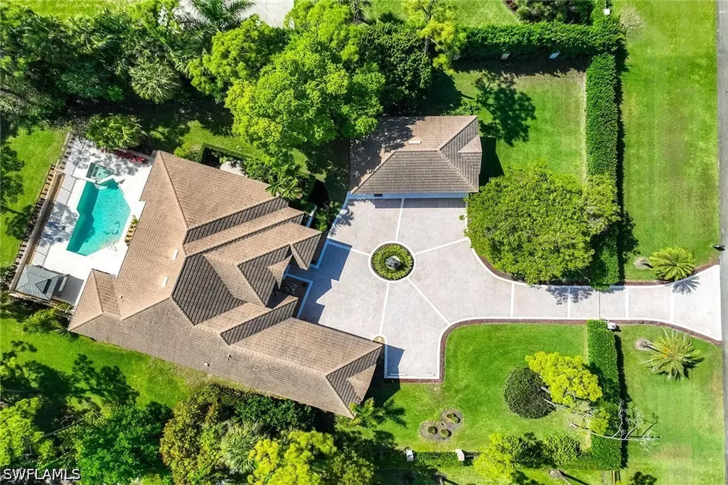 6656 Trail Boulevard Naples FL 34108