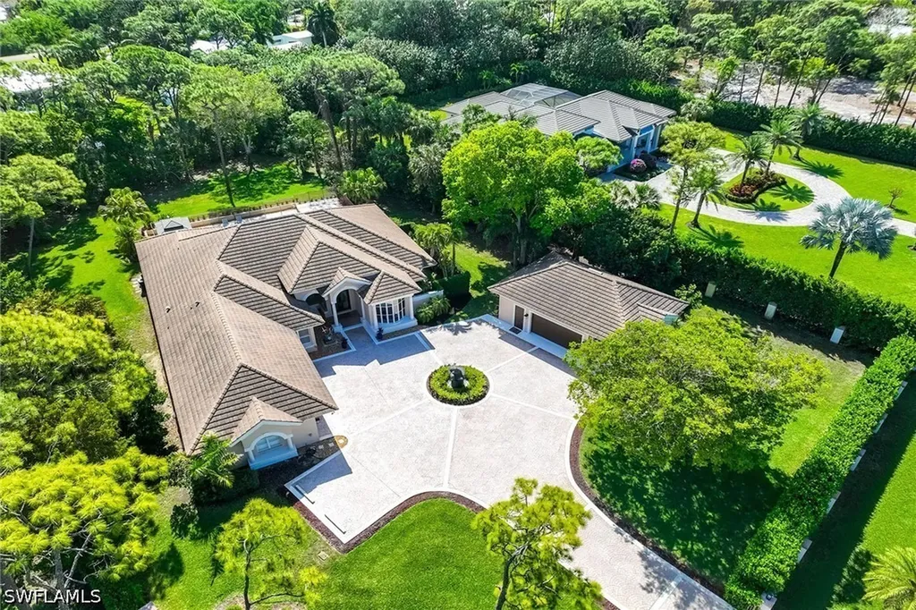 6656 Trail Boulevard Naples FL 34108