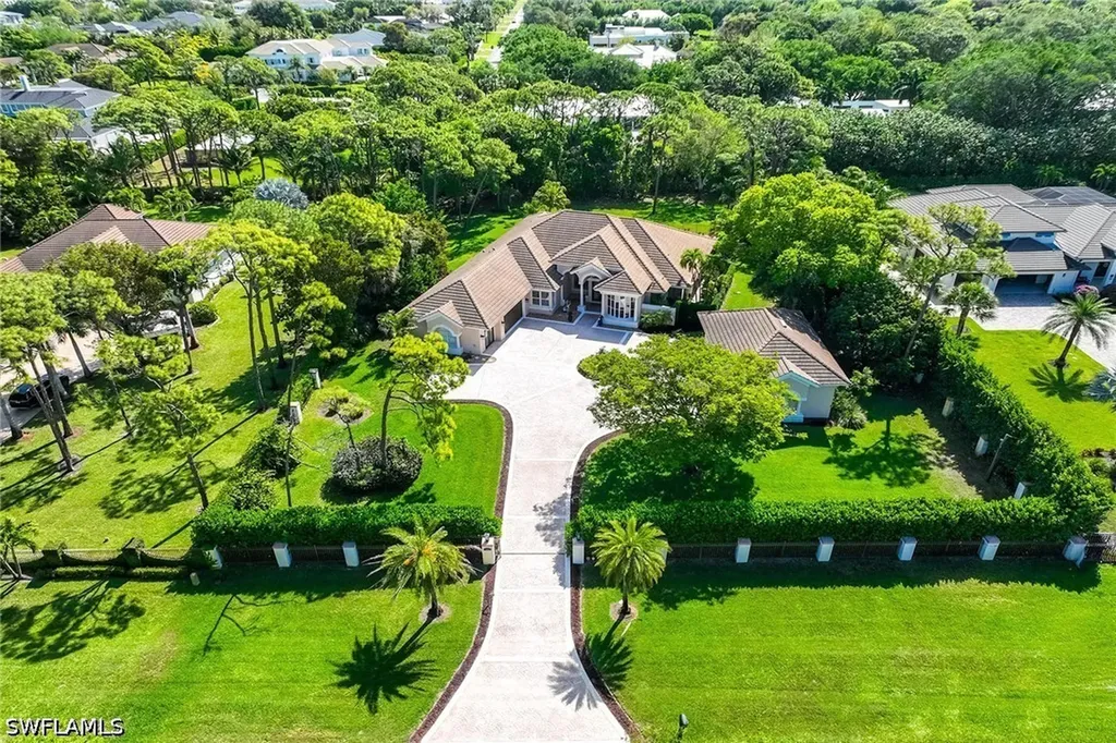 6656 Trail Boulevard Naples FL 34108