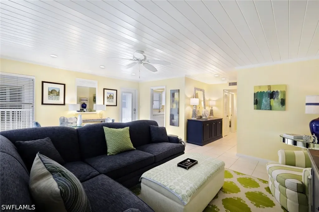 286 4th Street S Naples FL 34102