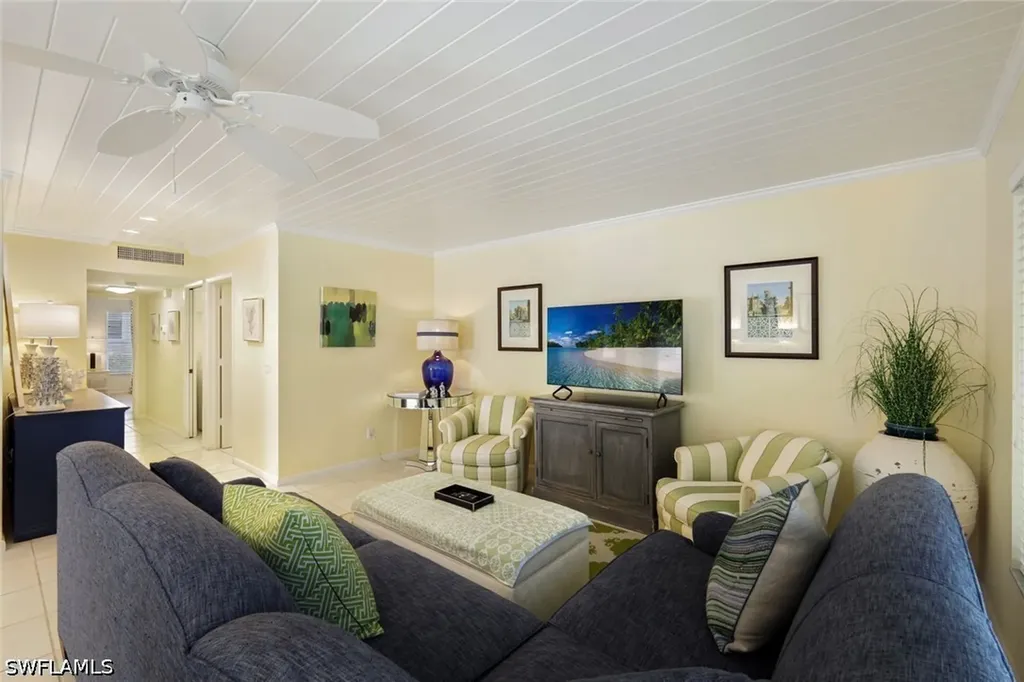 286 4th Street S Naples FL 34102