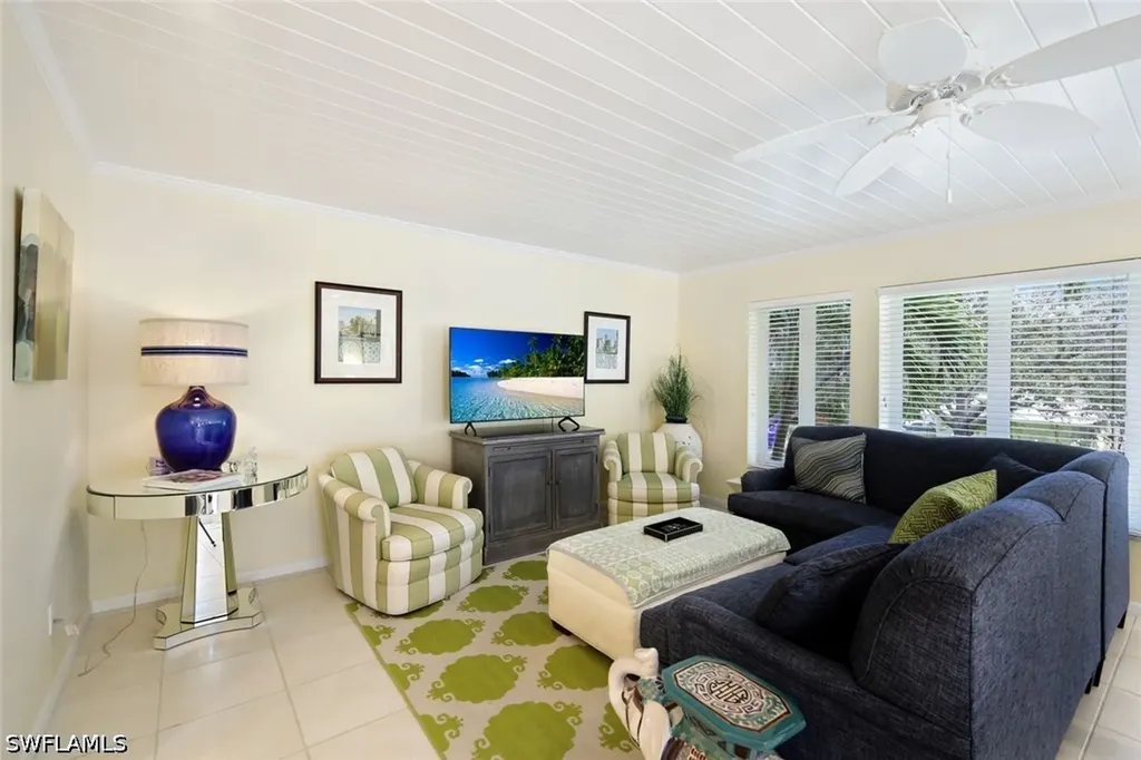 286 4th Street S Naples FL 34102