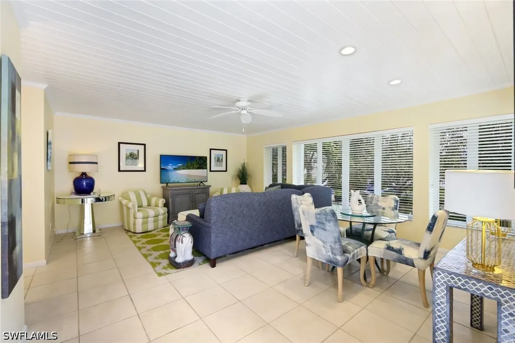 286 4th Street S Naples FL 34102