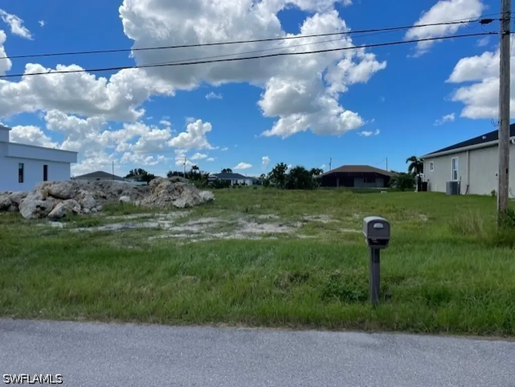 4434 Connection Avenue Cape Coral FL 33993