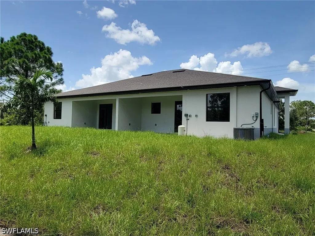 886 Milwaukee Boulevard Lehigh Acres FL 33974