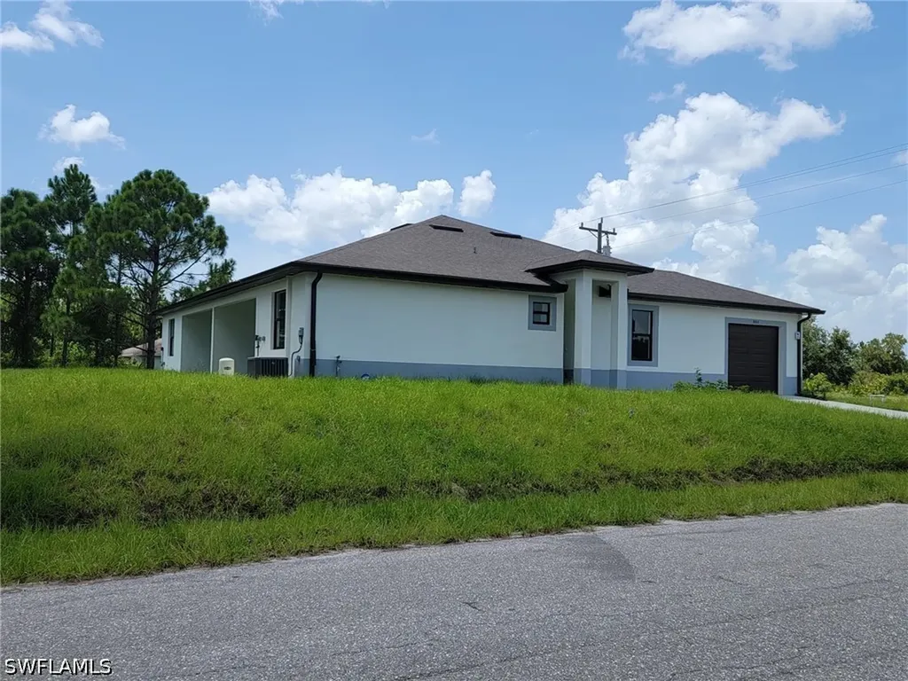 886 Milwaukee Boulevard Lehigh Acres FL 33974
