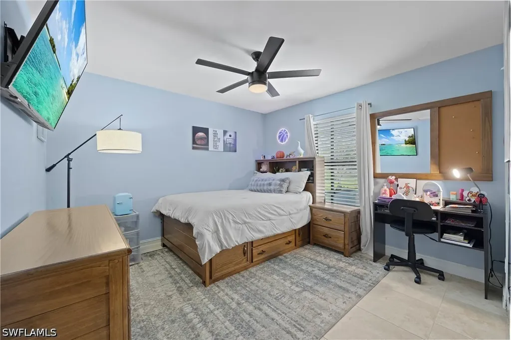 3277 5th Avenue NW Naples FL 34120