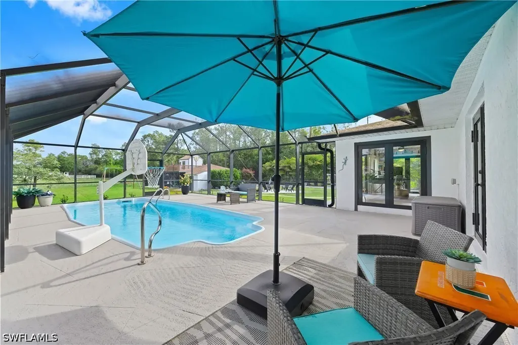 3277 5th Avenue NW Naples FL 34120