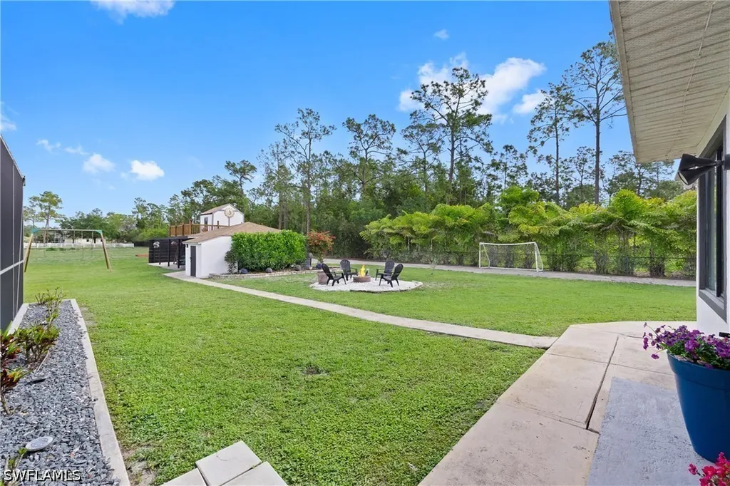 3277 5th Avenue NW Naples FL 34120
