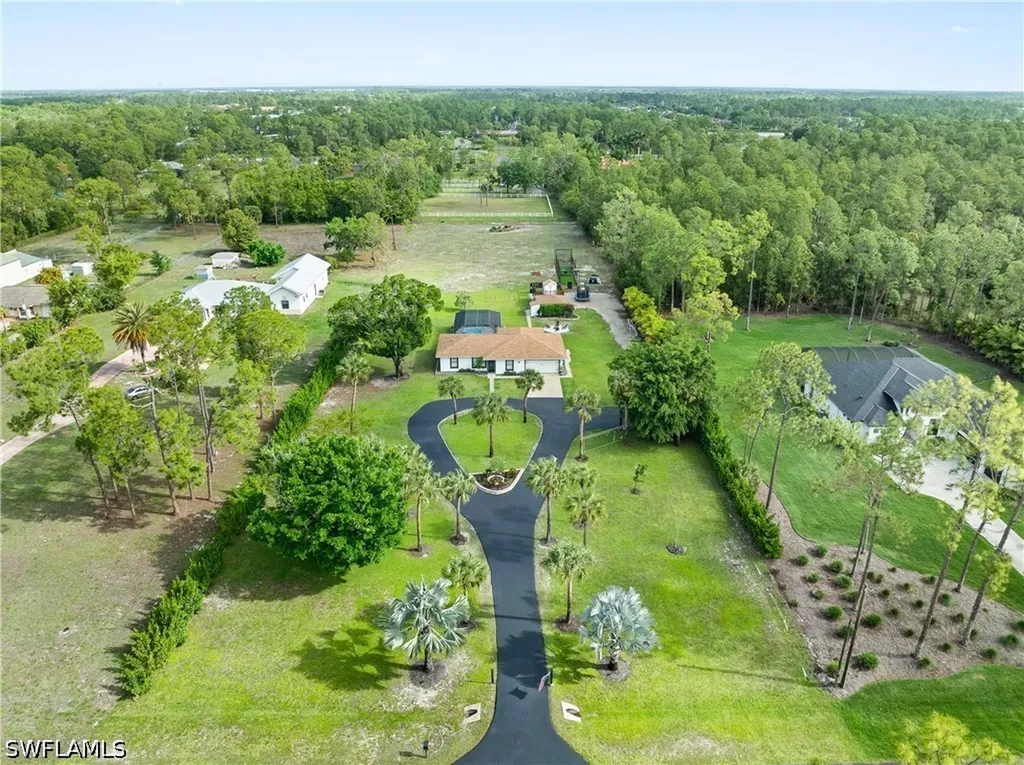 3277 5th Avenue NW Naples FL 34120