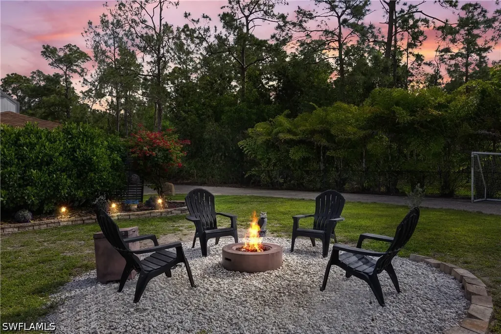 3277 5th Avenue NW Naples FL 34120