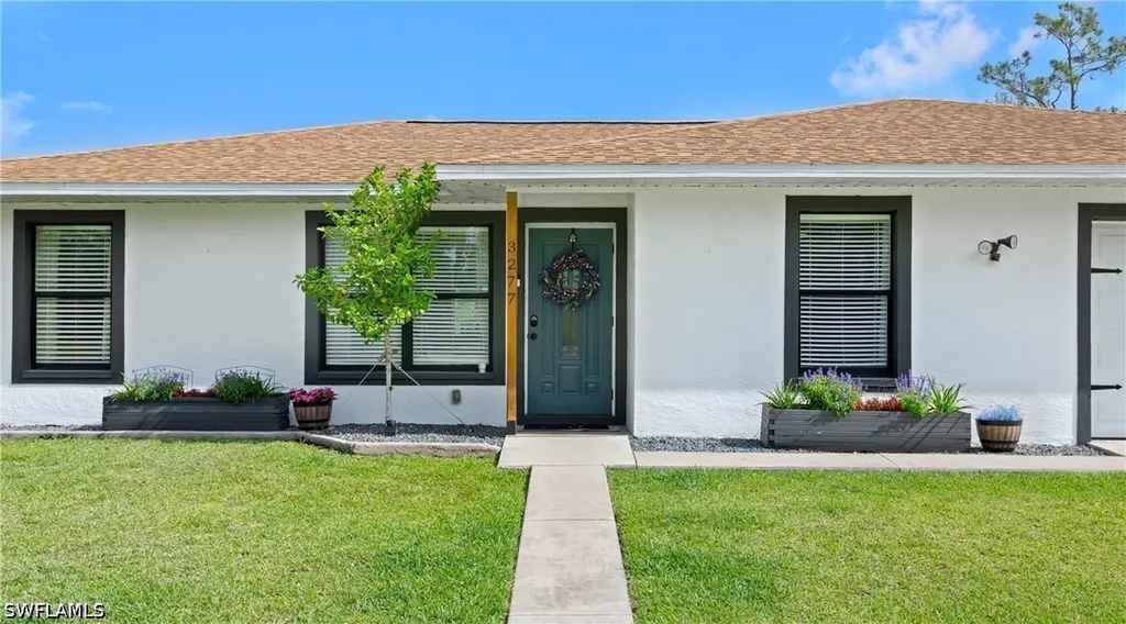 3277 5th Avenue NW Naples FL 34120
