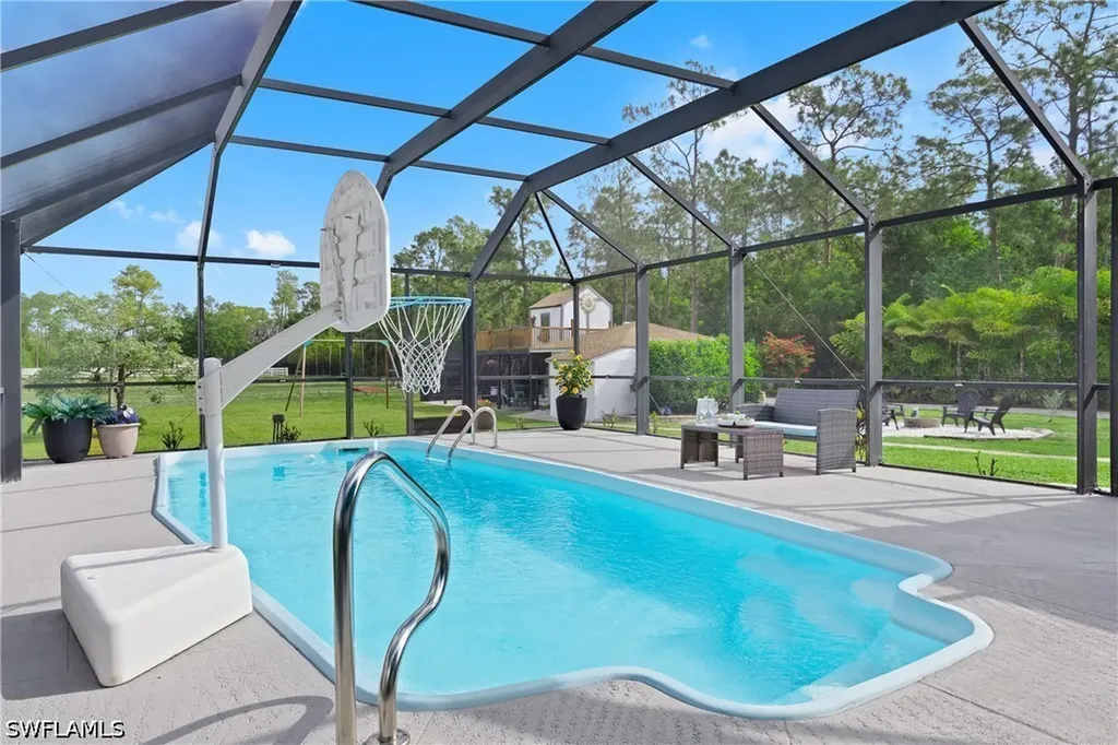 3277 5th Avenue NW Naples FL 34120