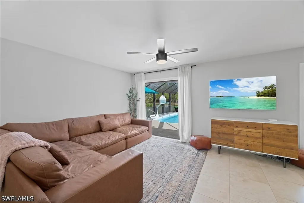 3277 5th Avenue NW Naples FL 34120
