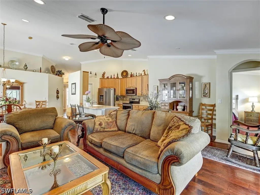895 Eastham Way Naples FL 34104