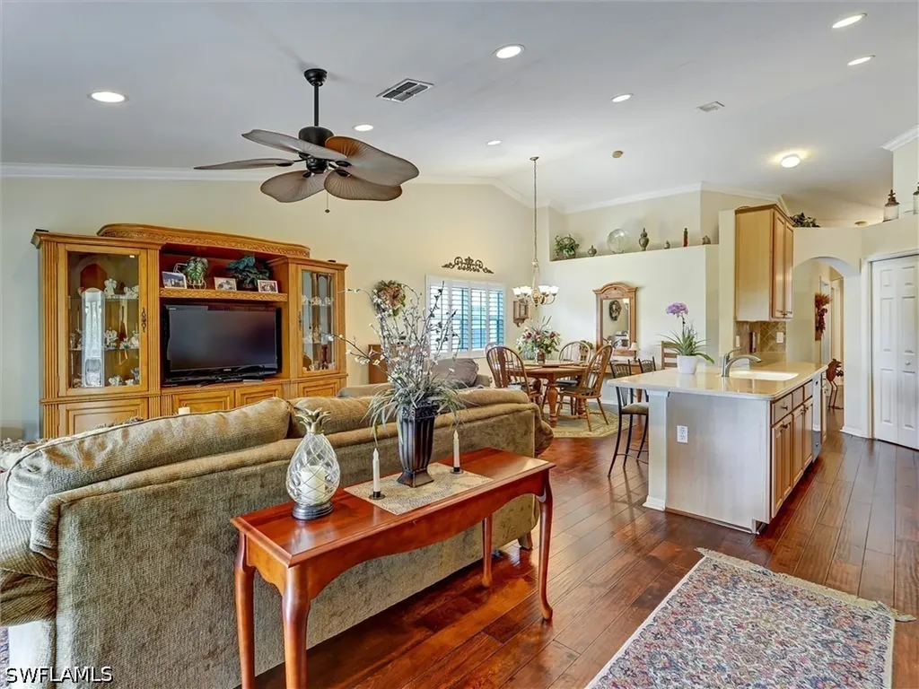 895 Eastham Way Naples FL 34104