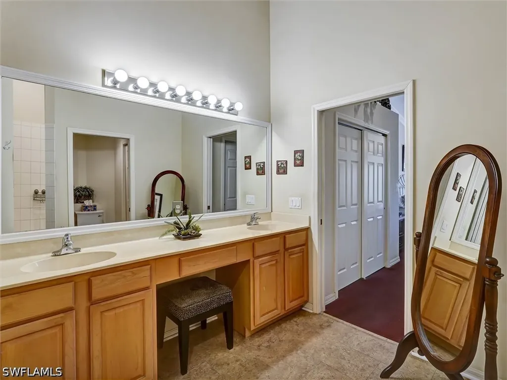 895 Eastham Way Naples FL 34104