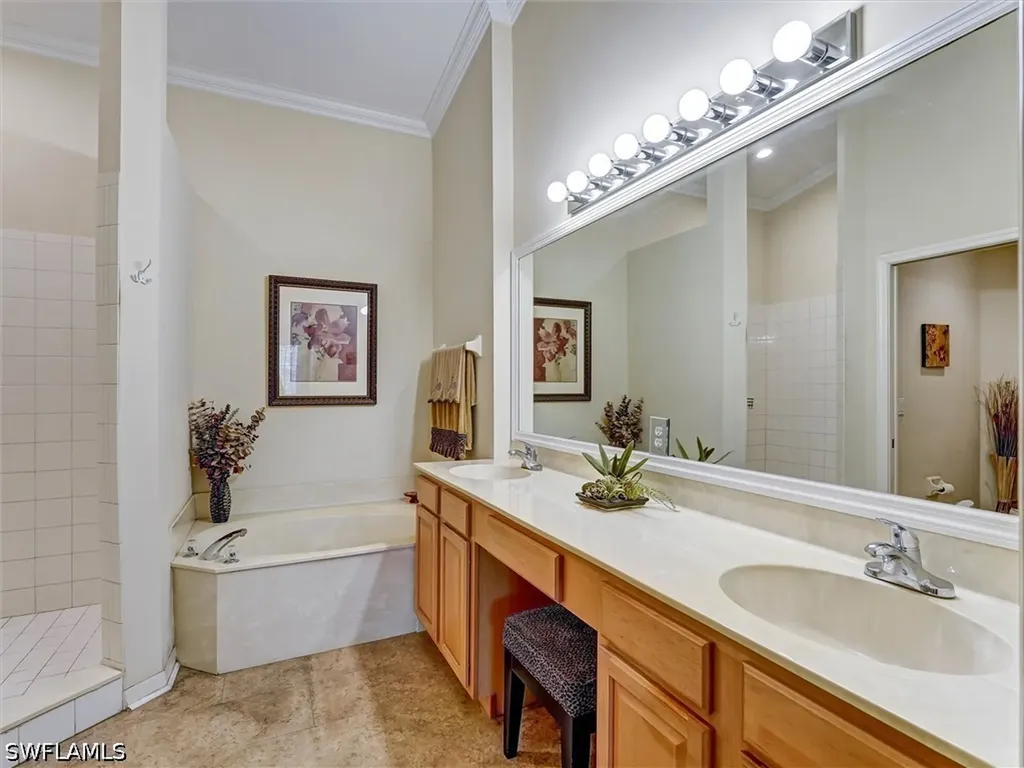 895 Eastham Way Naples FL 34104