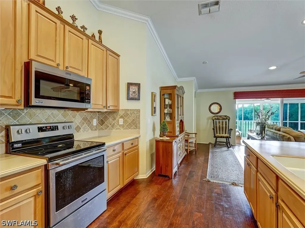 895 Eastham Way Naples FL 34104