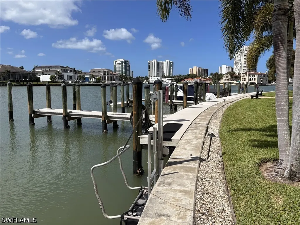 300 Park Shore Drive Naples FL 34103