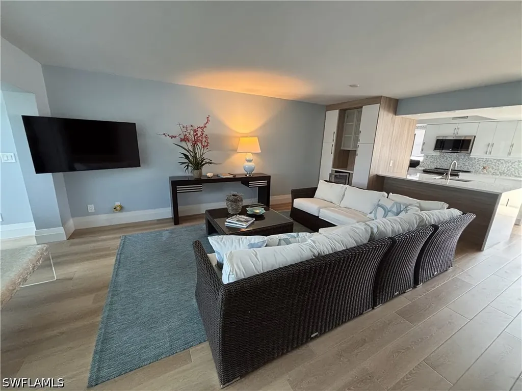 300 Park Shore Drive Naples FL 34103
