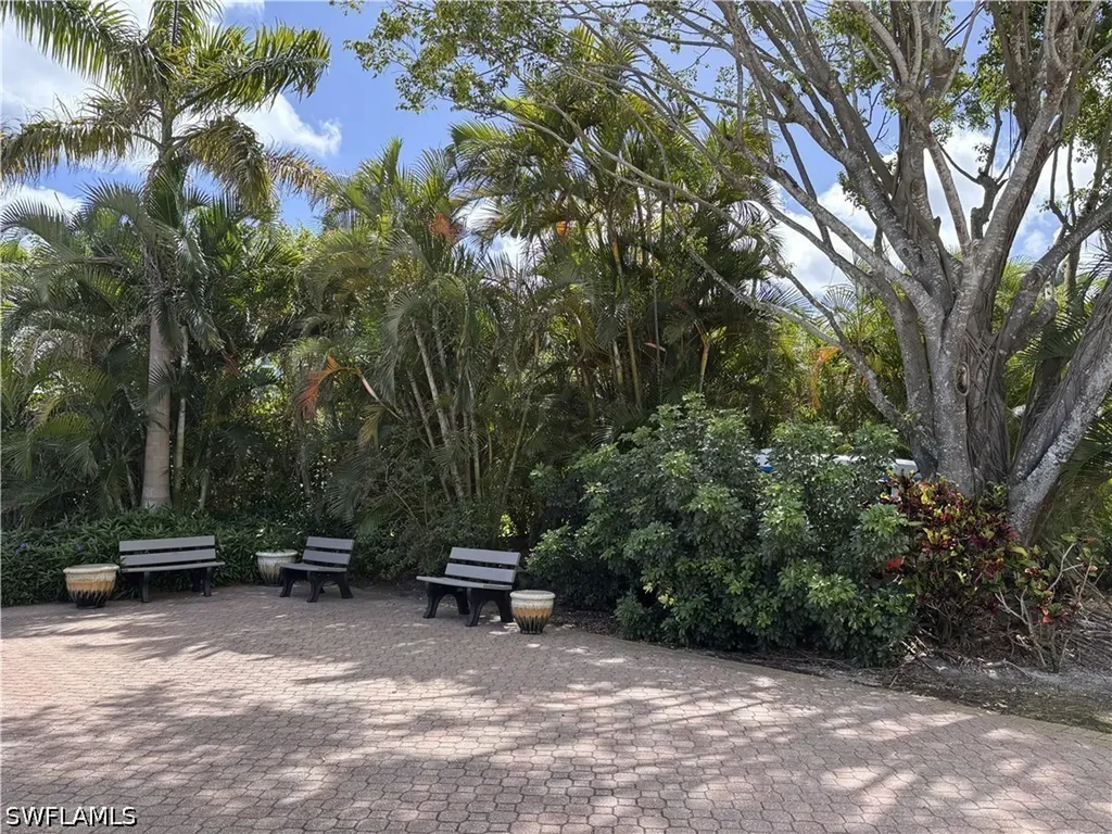 300 Park Shore Drive Naples FL 34103