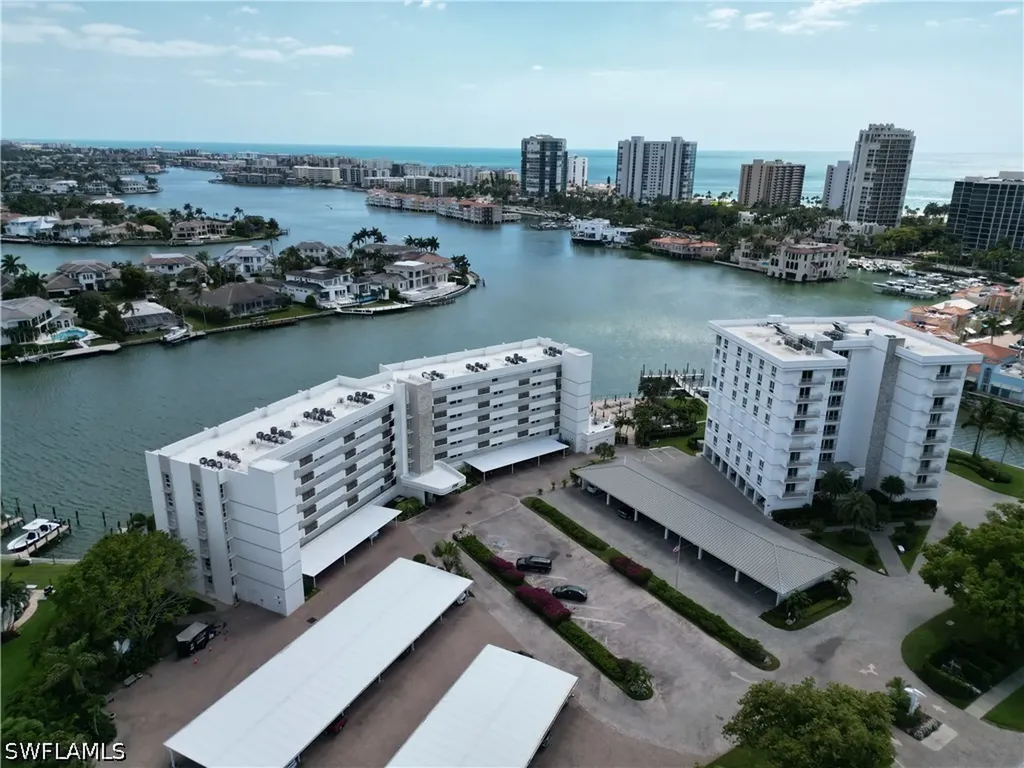 300 Park Shore Drive Naples FL 34103