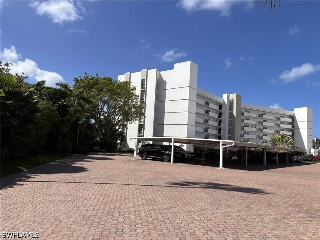 300 Park Shore Drive Naples FL 34103