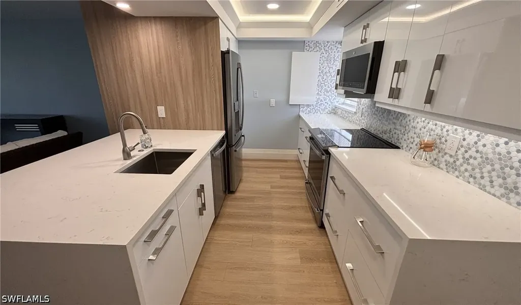 300 Park Shore Drive Naples FL 34103