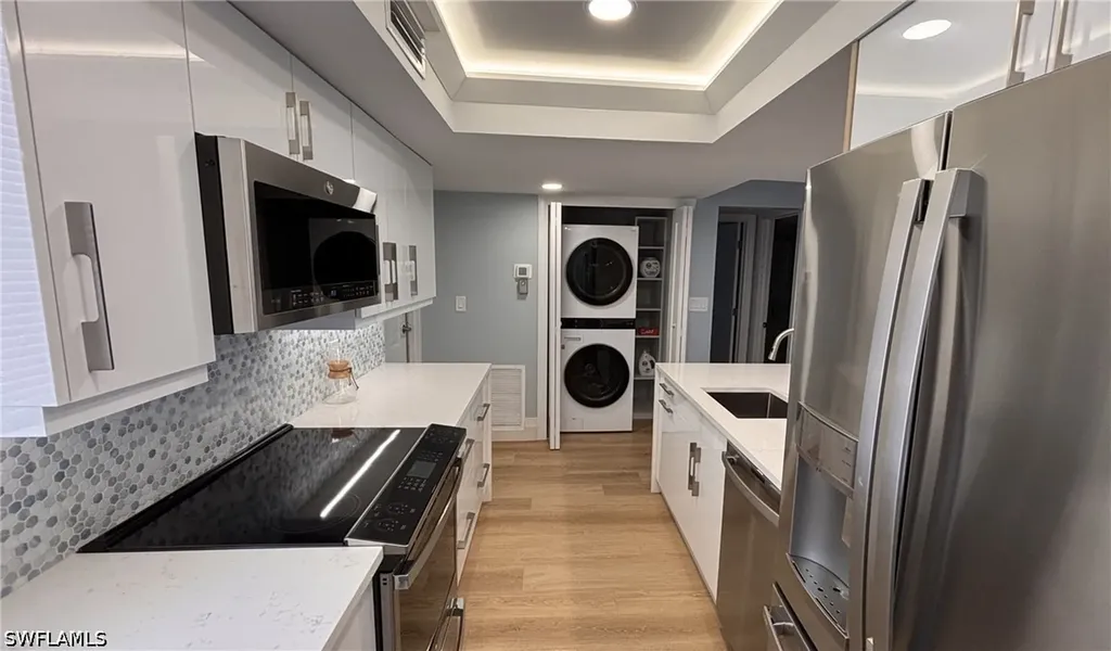 300 Park Shore Drive Naples FL 34103