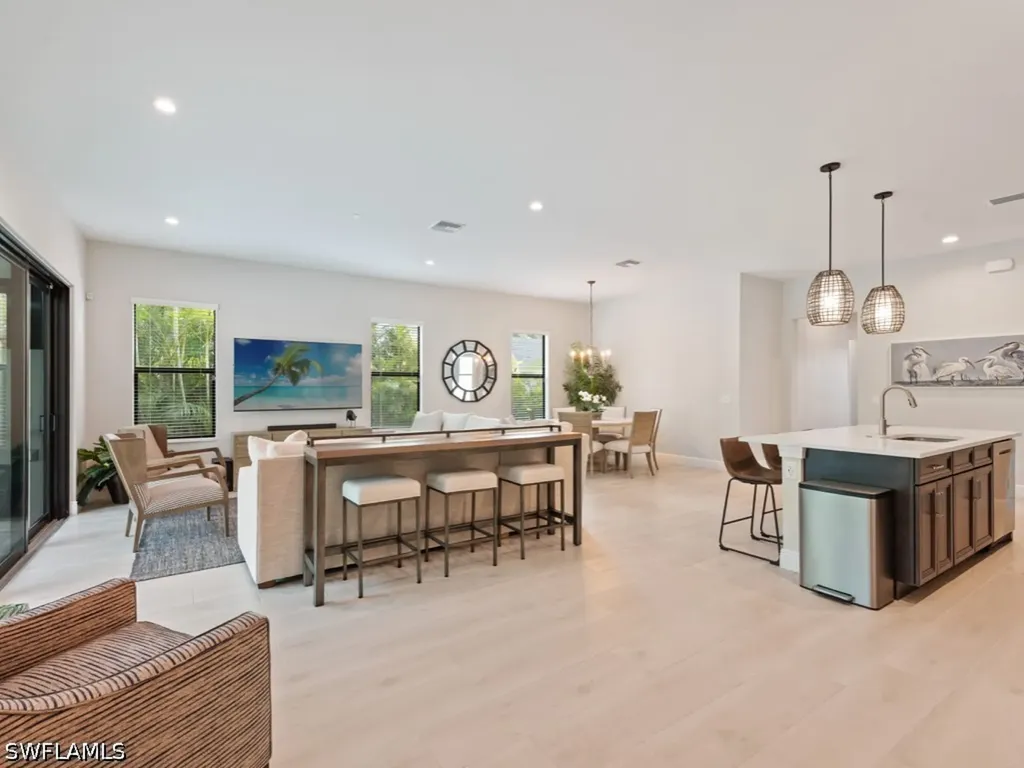 837 99th Avenue N Naples FL 34108