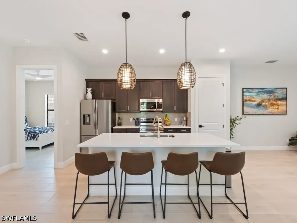 837 99th Avenue N Naples FL 34108