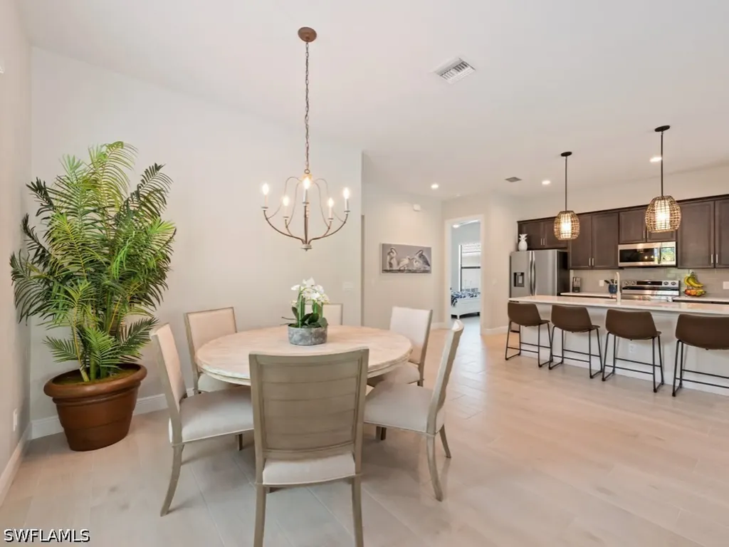 837 99th Avenue N Naples FL 34108