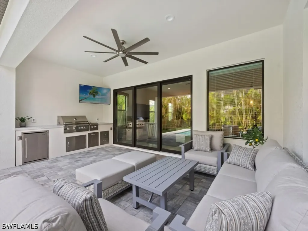 837 99th Avenue N Naples FL 34108