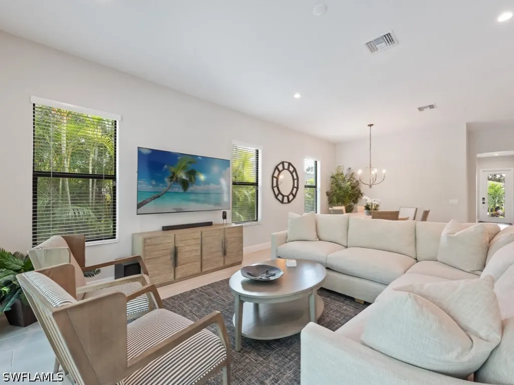 837 99th Avenue N Naples FL 34108