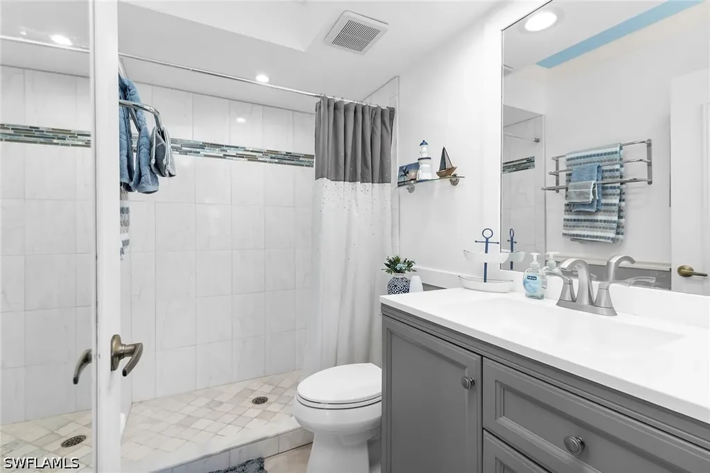 2980 Kings Lake Boulevard Naples FL 34112