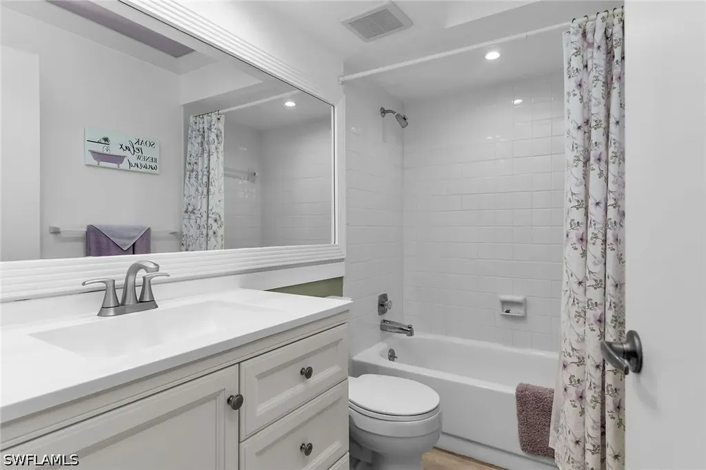 2980 Kings Lake Boulevard Naples FL 34112