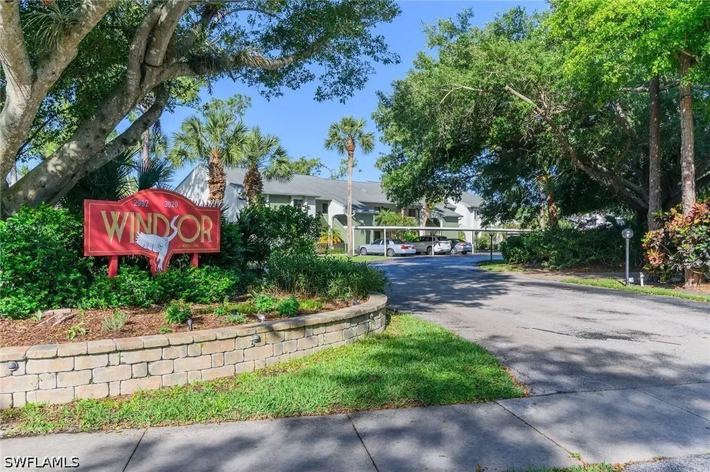 2980 Kings Lake Boulevard Naples FL 34112
