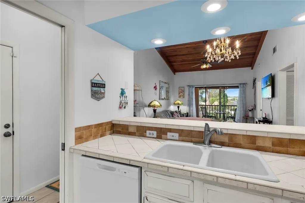 2980 Kings Lake Boulevard Naples FL 34112
