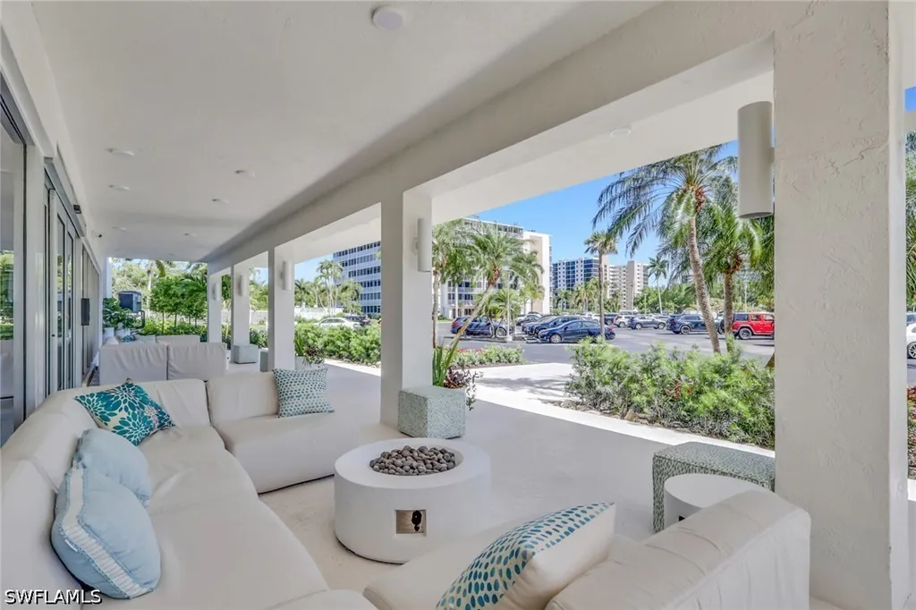 1 Bluebill Avenue Naples FL 34108