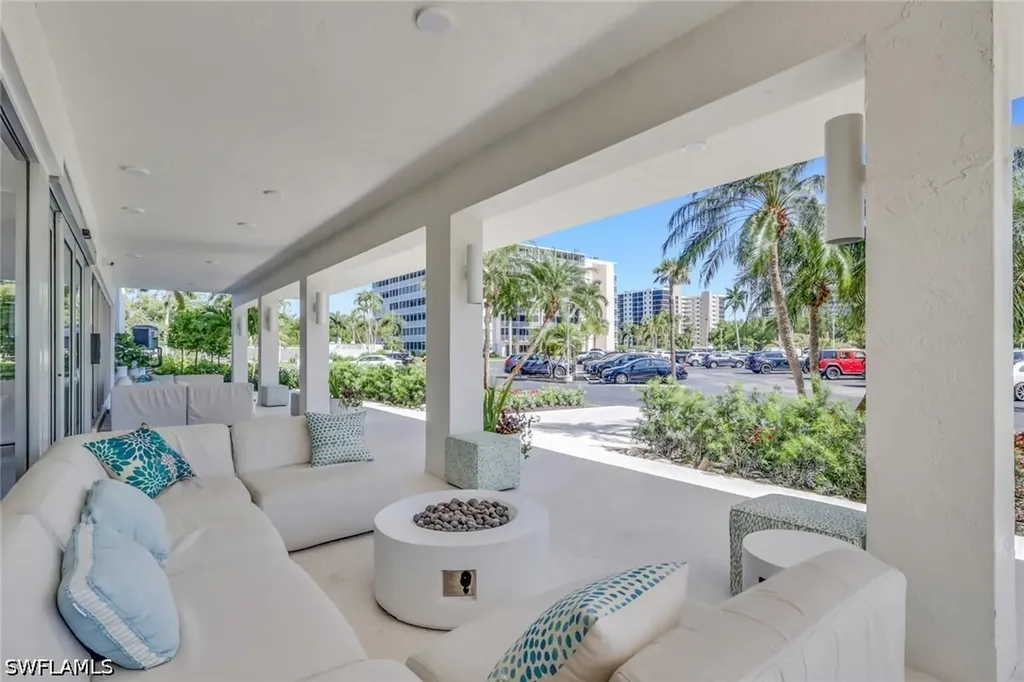 1 Bluebill Avenue Naples FL 34108
