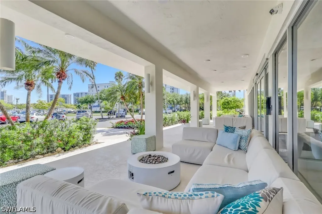 1 Bluebill Avenue Naples FL 34108